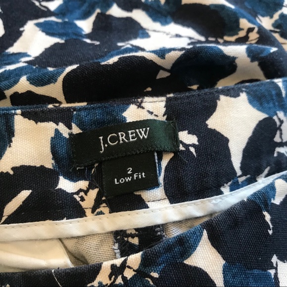 ✨J. Crew Navy Blue Floral Skinny Crop Chino Pants - Picture 5 of 5